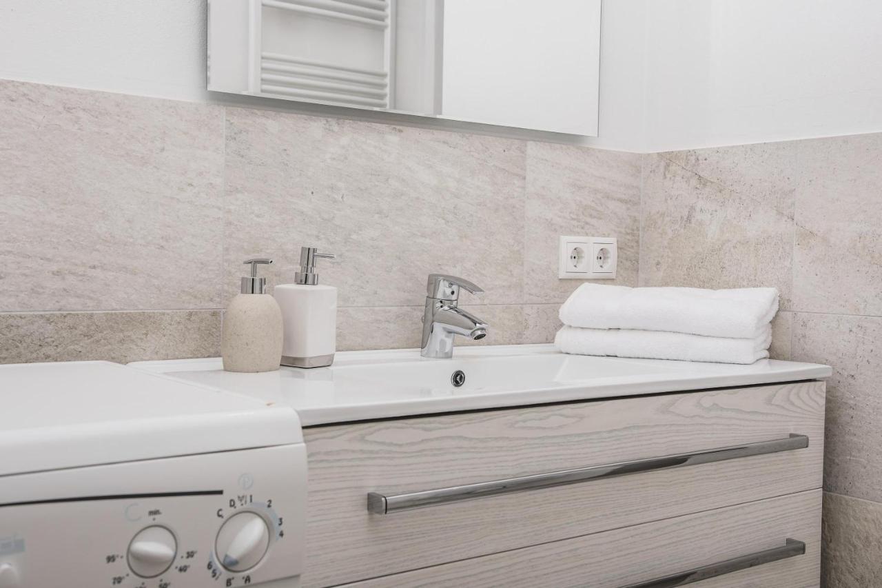 אורטיסיי Villa Martiner Apartments Francesco מראה חיצוני תמונה