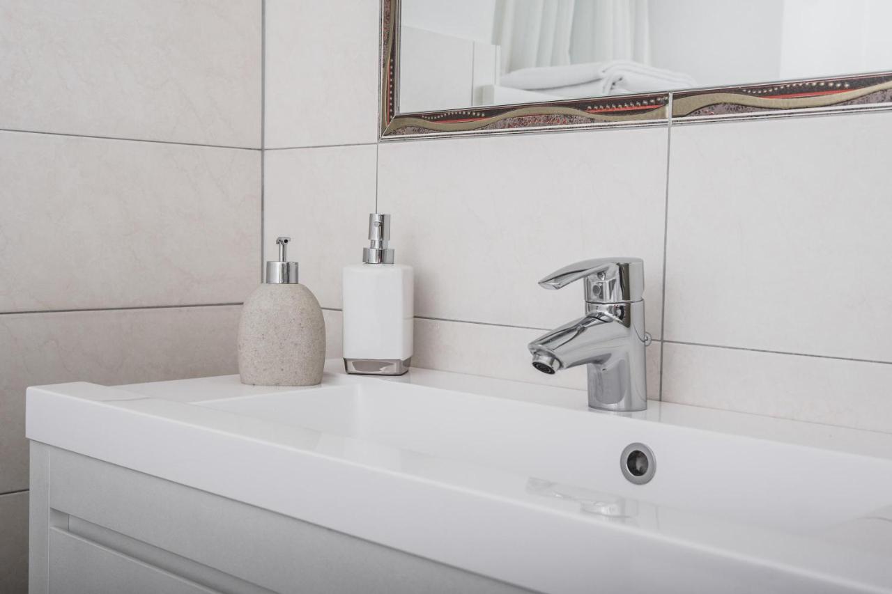 אורטיסיי Villa Martiner Apartments Francesco מראה חיצוני תמונה