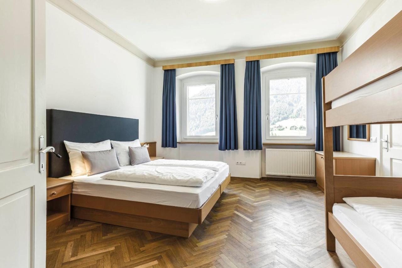 אורטיסיי Villa Martiner Apartments Francesco מראה חיצוני תמונה